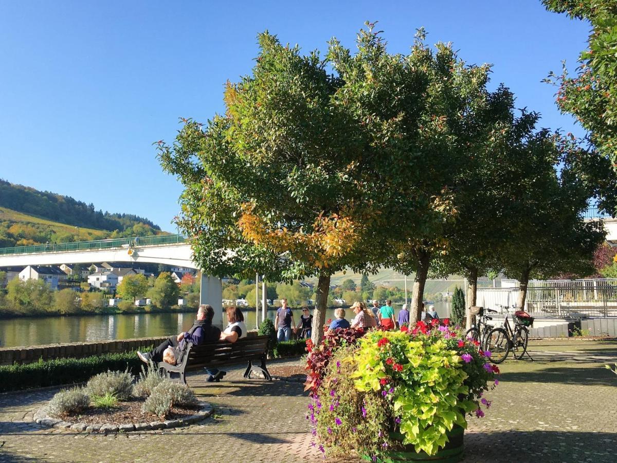 Ferienhaus Moselpromenade Zell an der Mosel Bagian luar foto