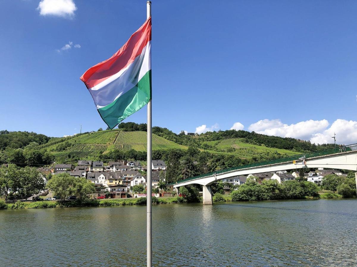 Ferienhaus Moselpromenade Zell an der Mosel Bagian luar foto