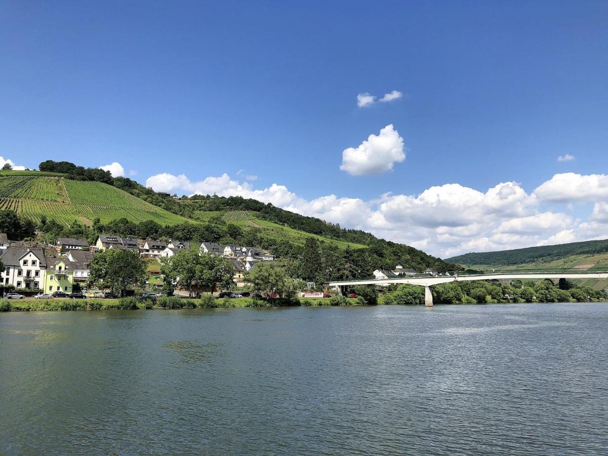 Ferienhaus Moselpromenade Zell an der Mosel Bagian luar foto