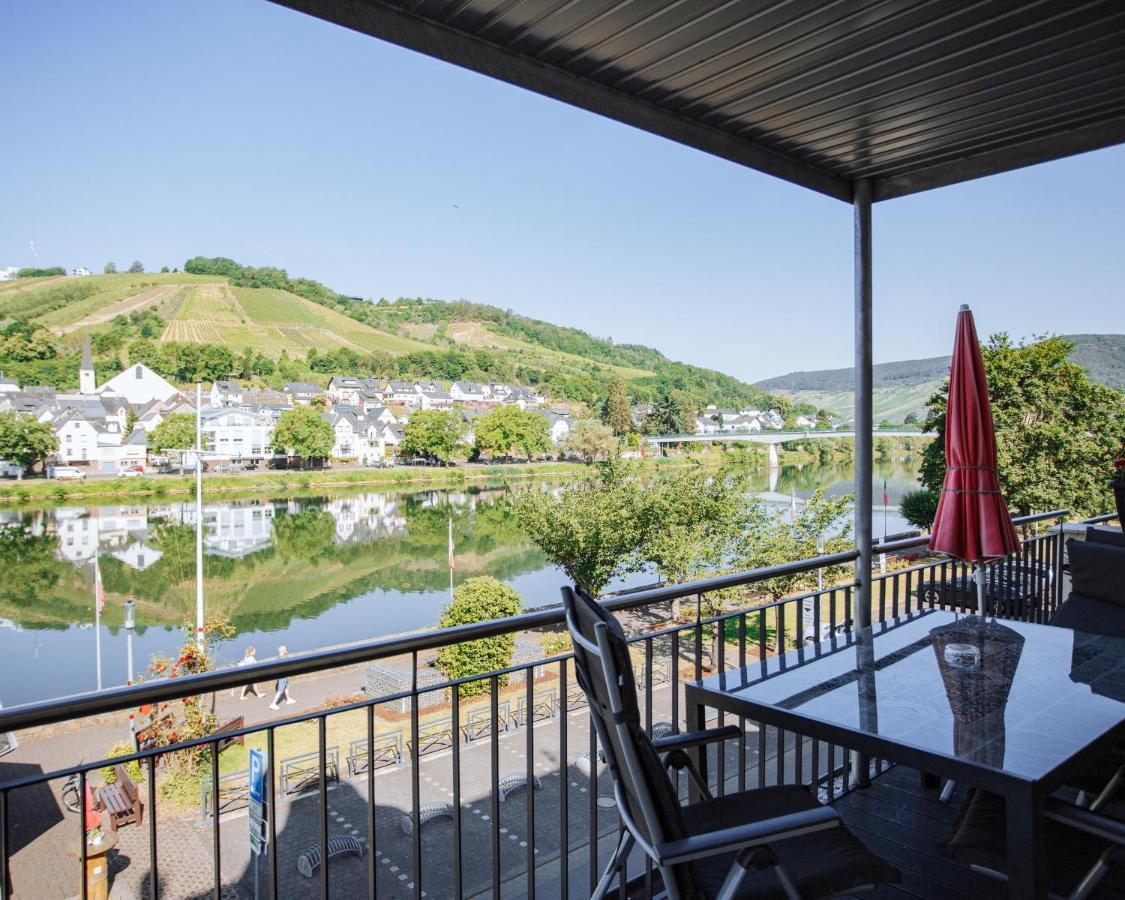 Ferienhaus Moselpromenade Zell an der Mosel Bagian luar foto